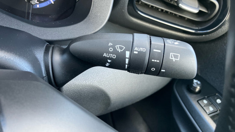 Toyota Yaris Cross 1.5 Hybrid Design 5dr CVT Hybrid Estate